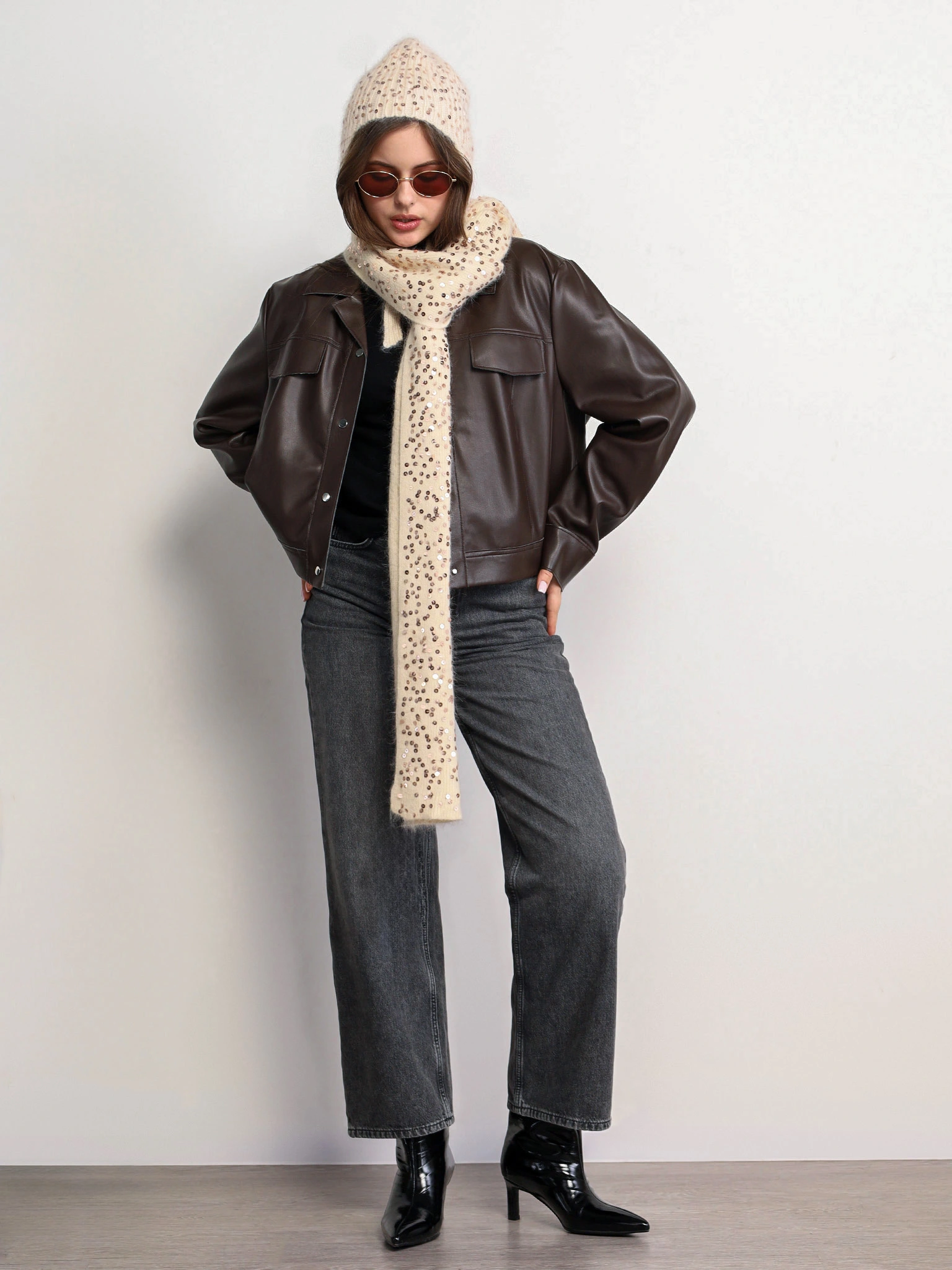 Шарф из ангоры и акрила с пайетками 